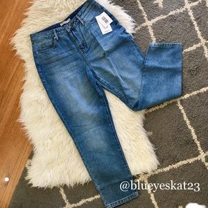 NWT JustFab High Waisted Retro Crop Jeans